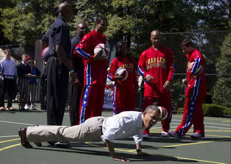 奥巴马做俯卧撑