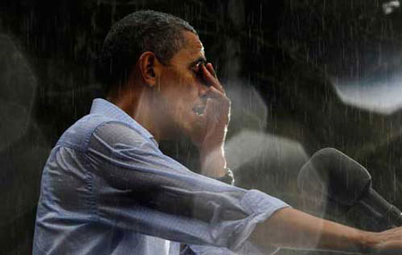 奥巴马身着定做衬衫演讲被淋雨