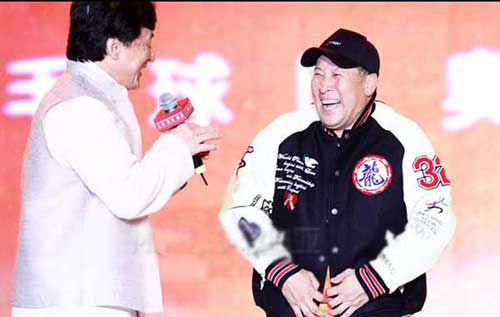 成龙赠送105万一件定制服装给运动员