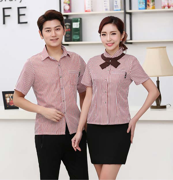 咖啡色服务员工作服定做款式模特展示图二